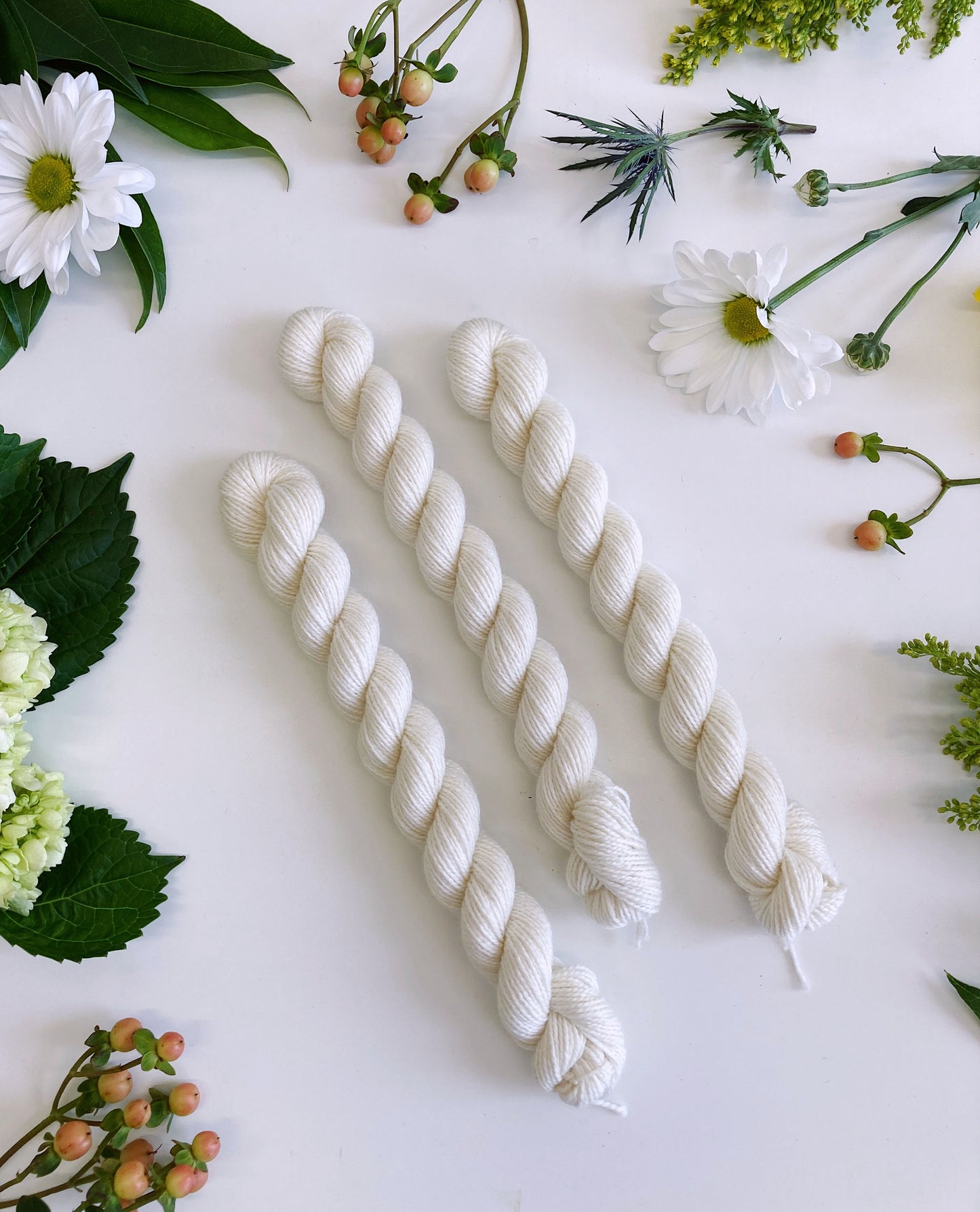 MINI SKEIN Color No. 48 Ivory