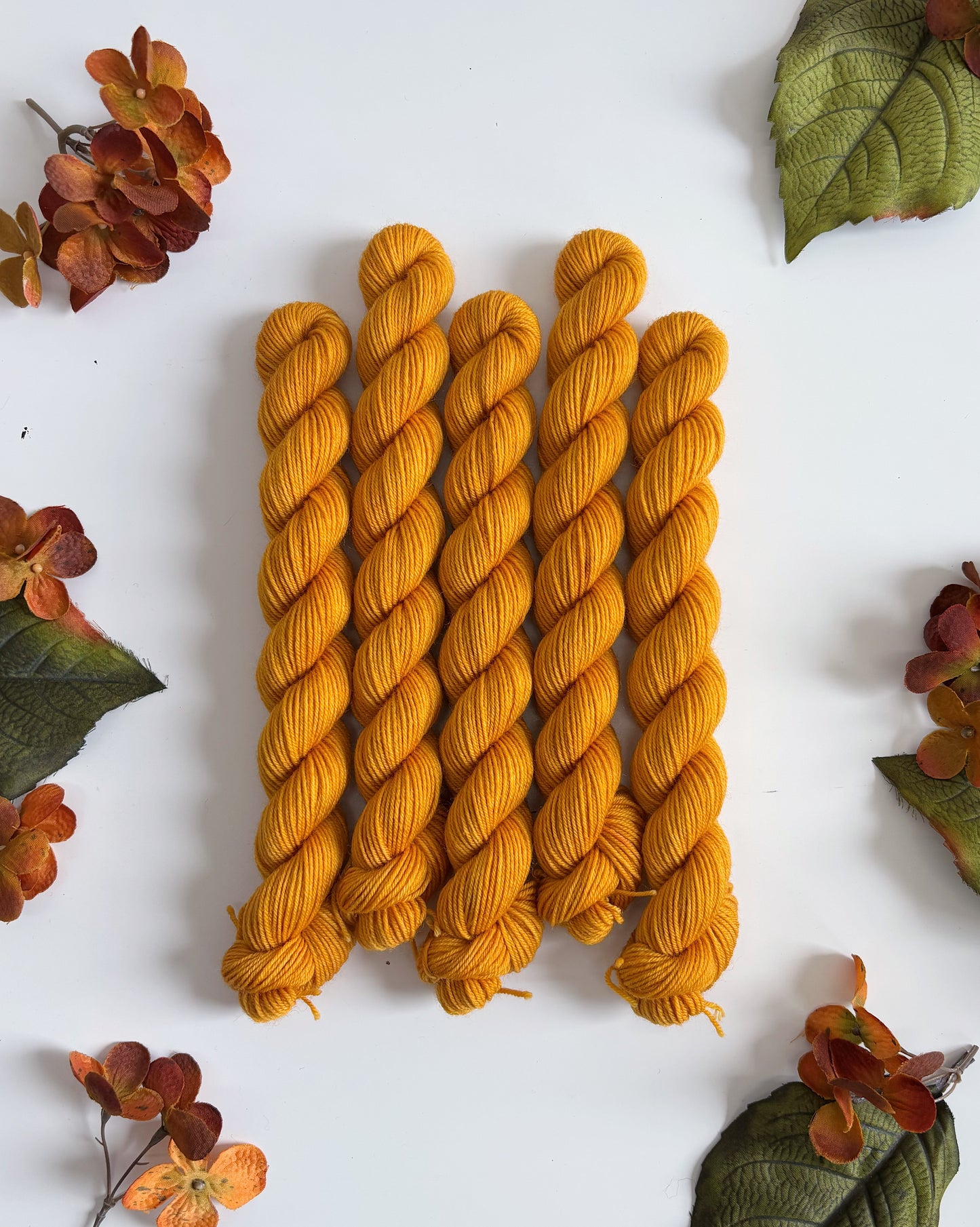 MINI SKEIN Color No. 09 Gold