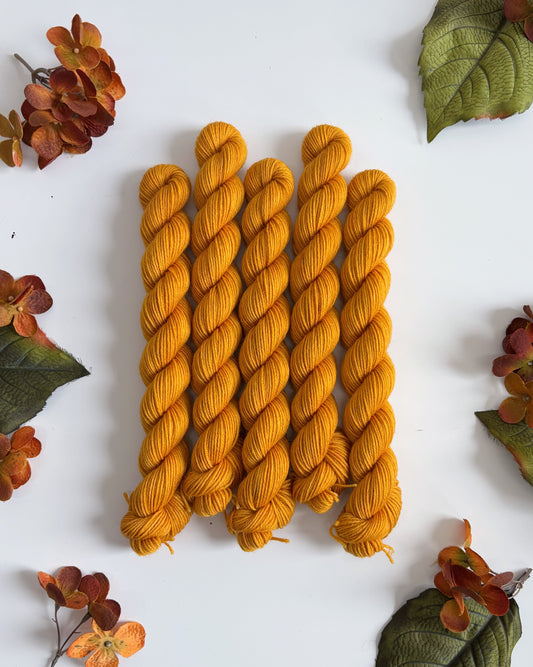 MINI SKEIN Color No. 09 Gold • Ready to Ship