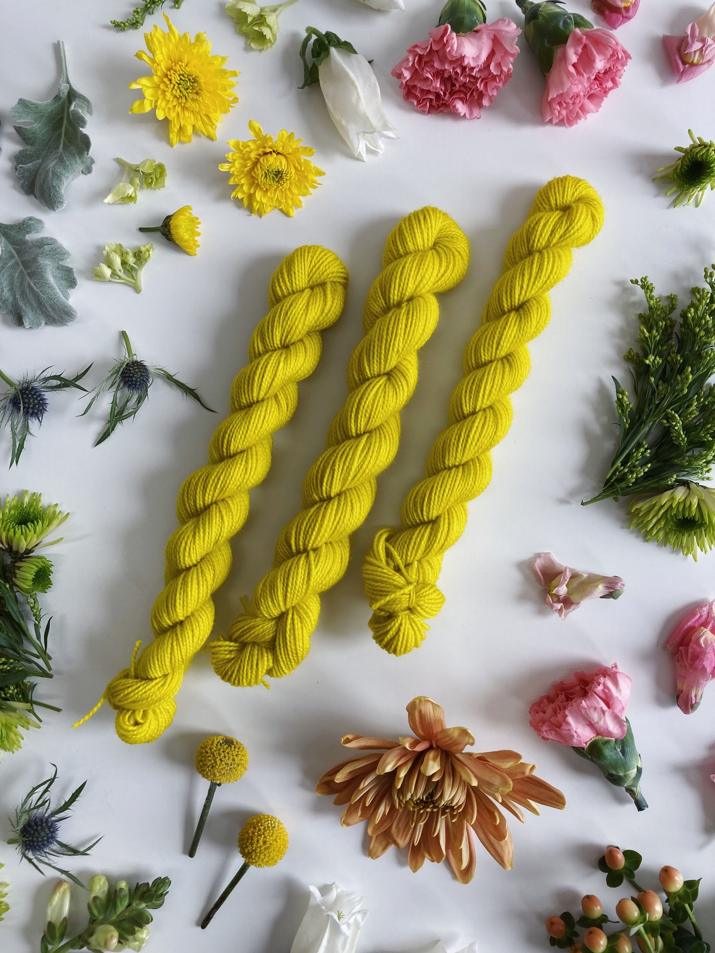 MINI SKEIN Color No. 11 Electric Yellow
