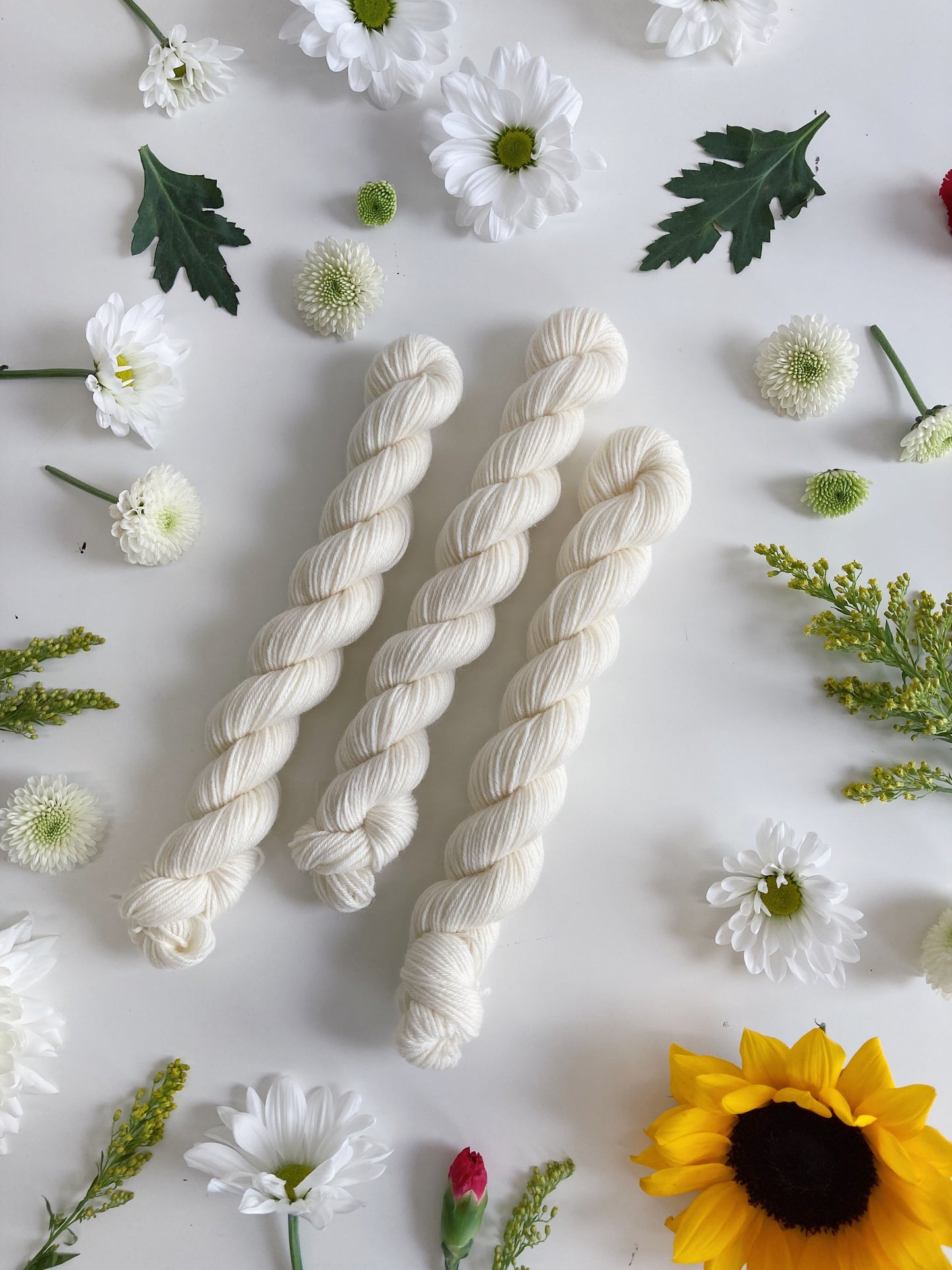 MINI SKEIN Color No. 48 Ivory • Ready to Ship