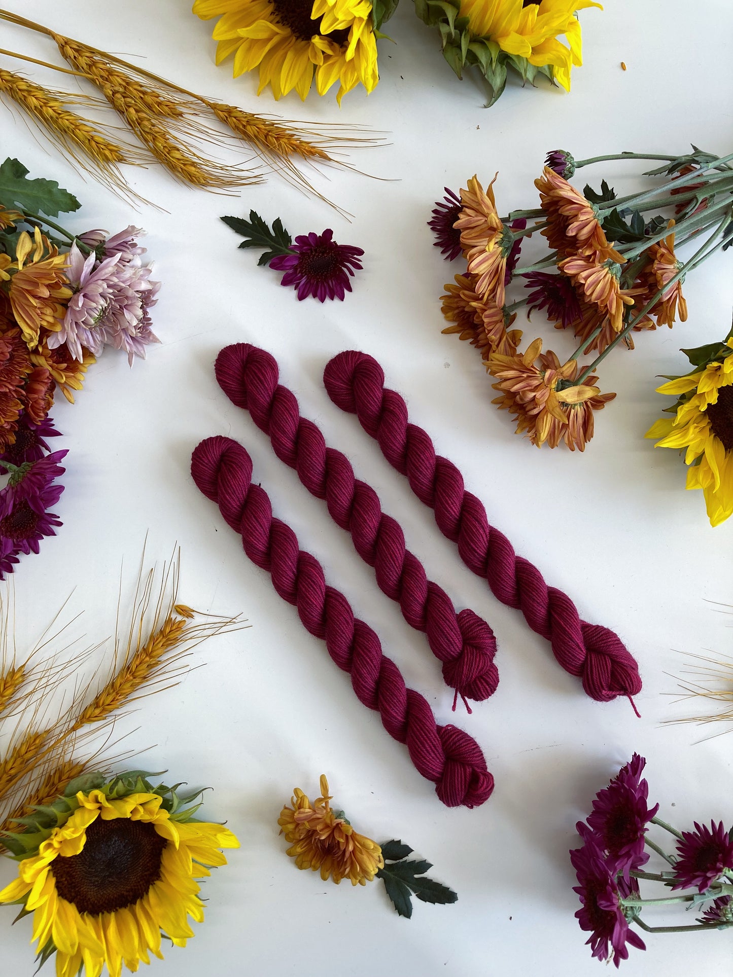 MINI SKEIN Color No. 35 Mulberry